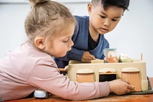 Educational Toys Bio Garage with 3 Cars