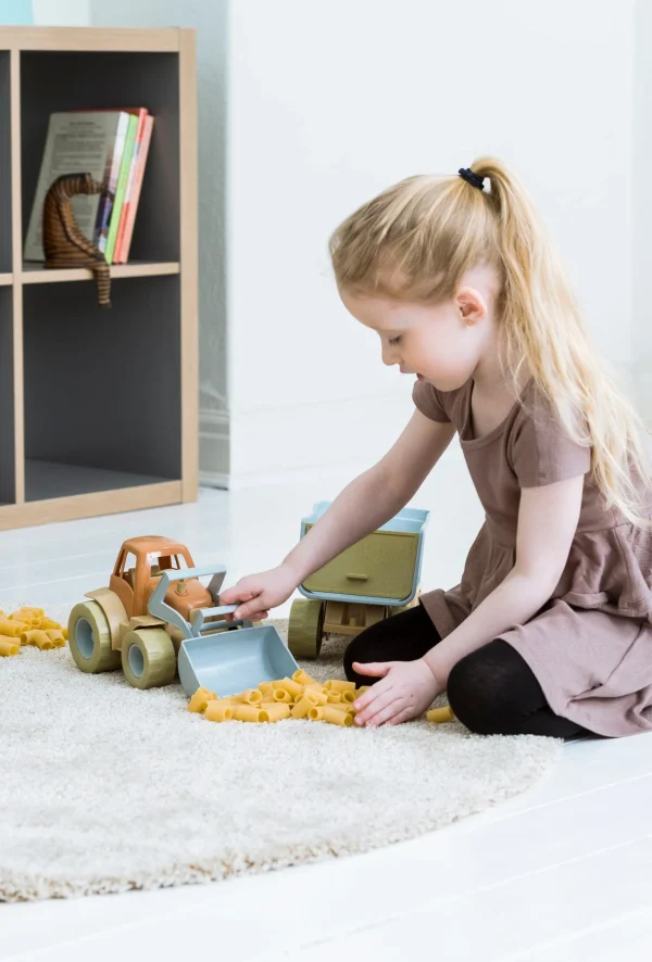 Dantoy Bio Tractors With Grab Set of 6