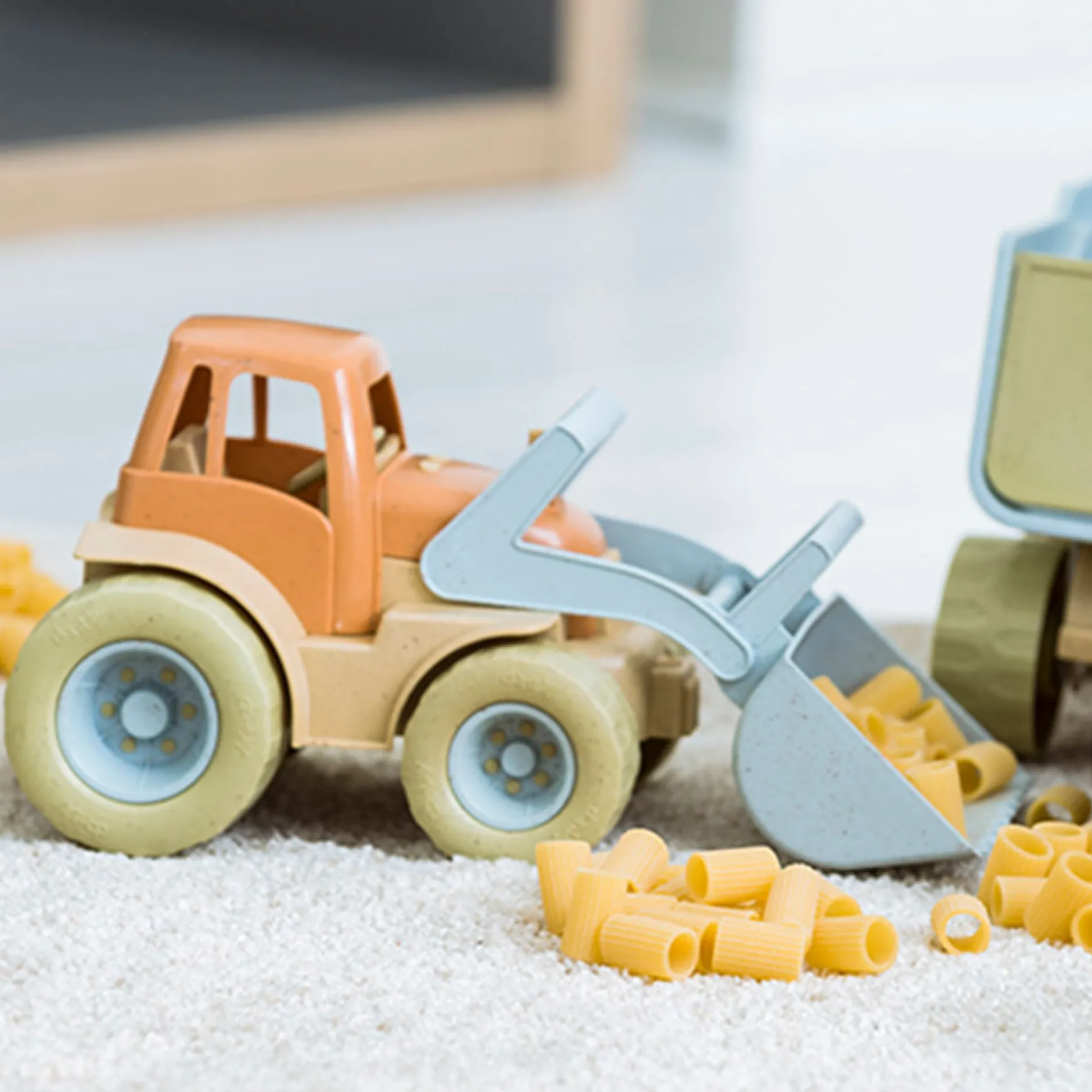 bio_tractors_with_grab_se_28.webp Dantoy Bio Tractors With Grab Set of 6