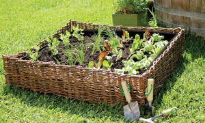 Educational Toys Garden Planter 80 x 80 x 20cm with Liner