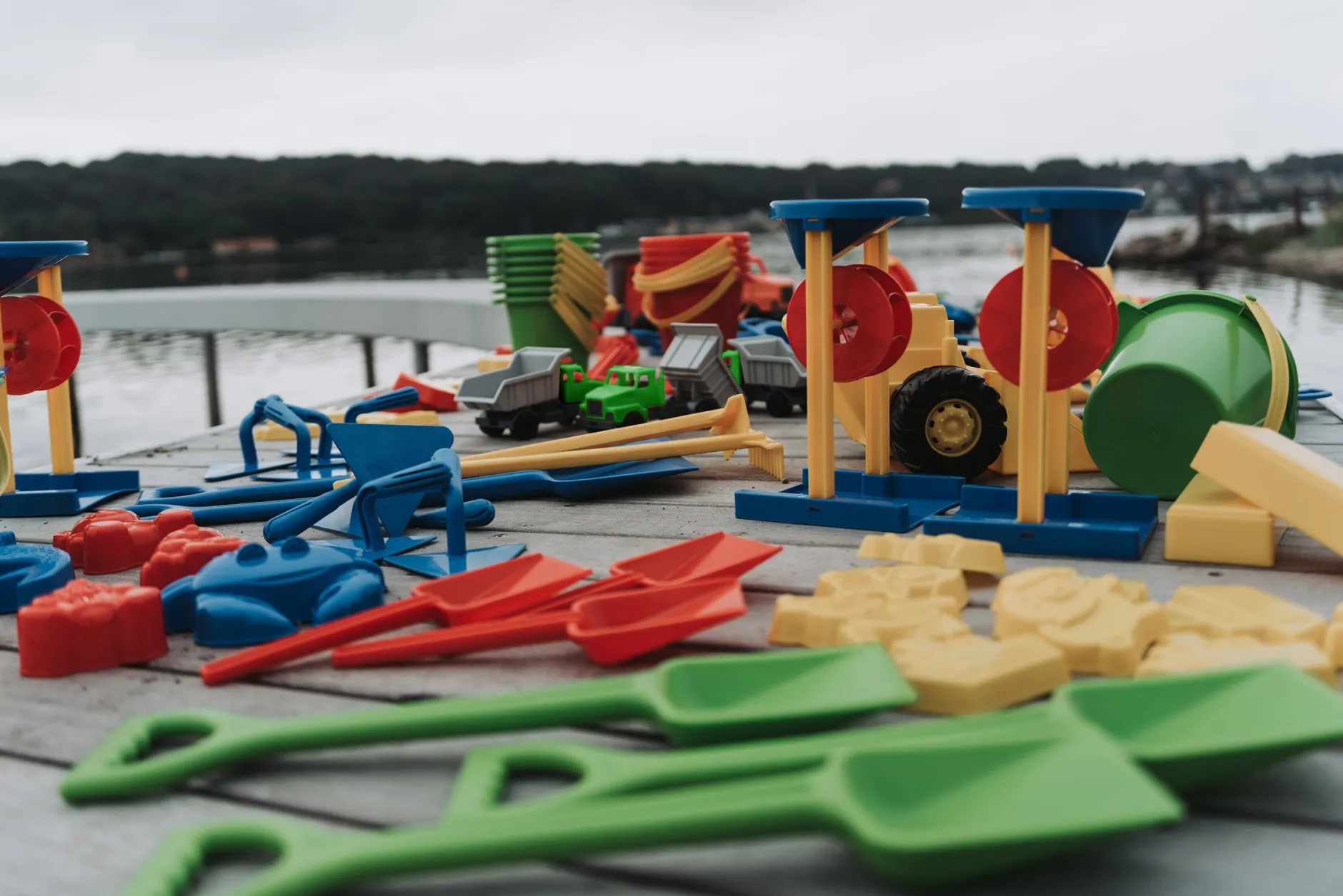 giant_sand_and_vehicles_s_9.webp Educational Toys Giant Sand and Vehicles Set - 129pcs