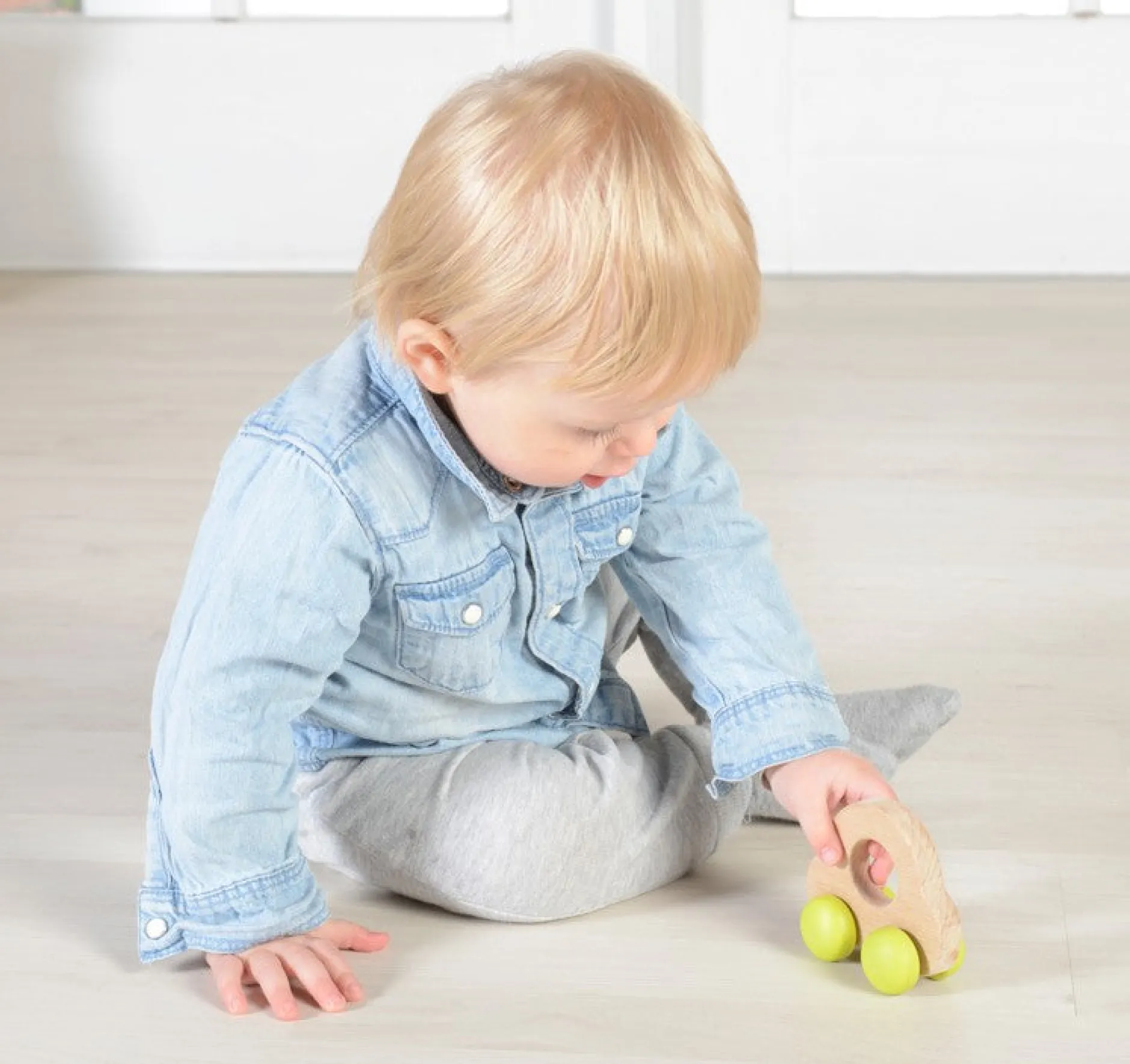hold_amp_push__grabbie_fa_1.webp Educational Toys Hold & Push - Grabbie Family Car - Reduced To Clear!