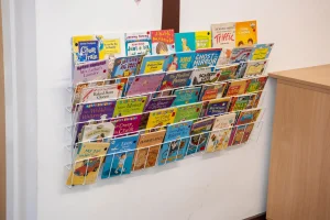 Educational Toys Horizontal Wall Book Rack (6 Shelves)