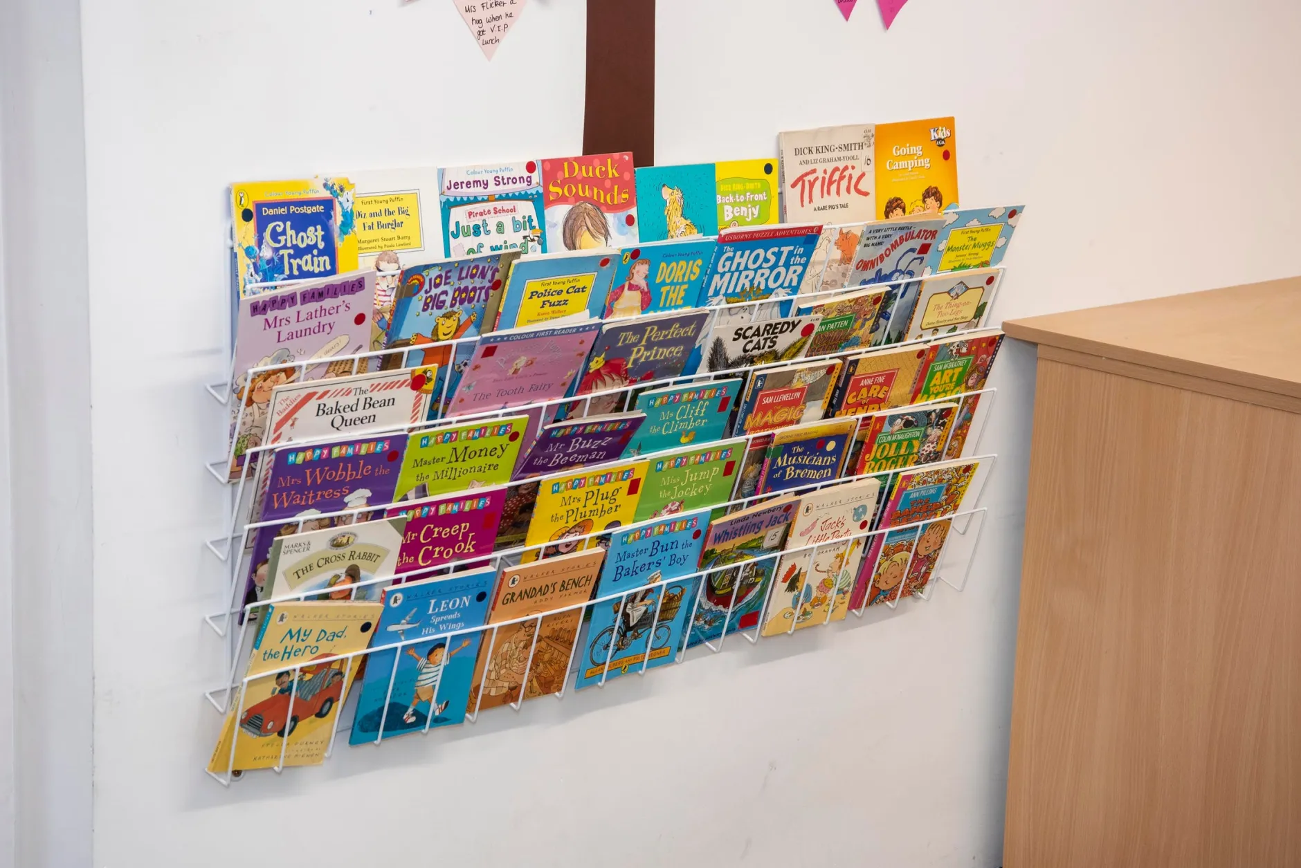 horizontal_wall_book_rack_5.webp Educational Toys Horizontal Wall Book Rack (6 Shelves)