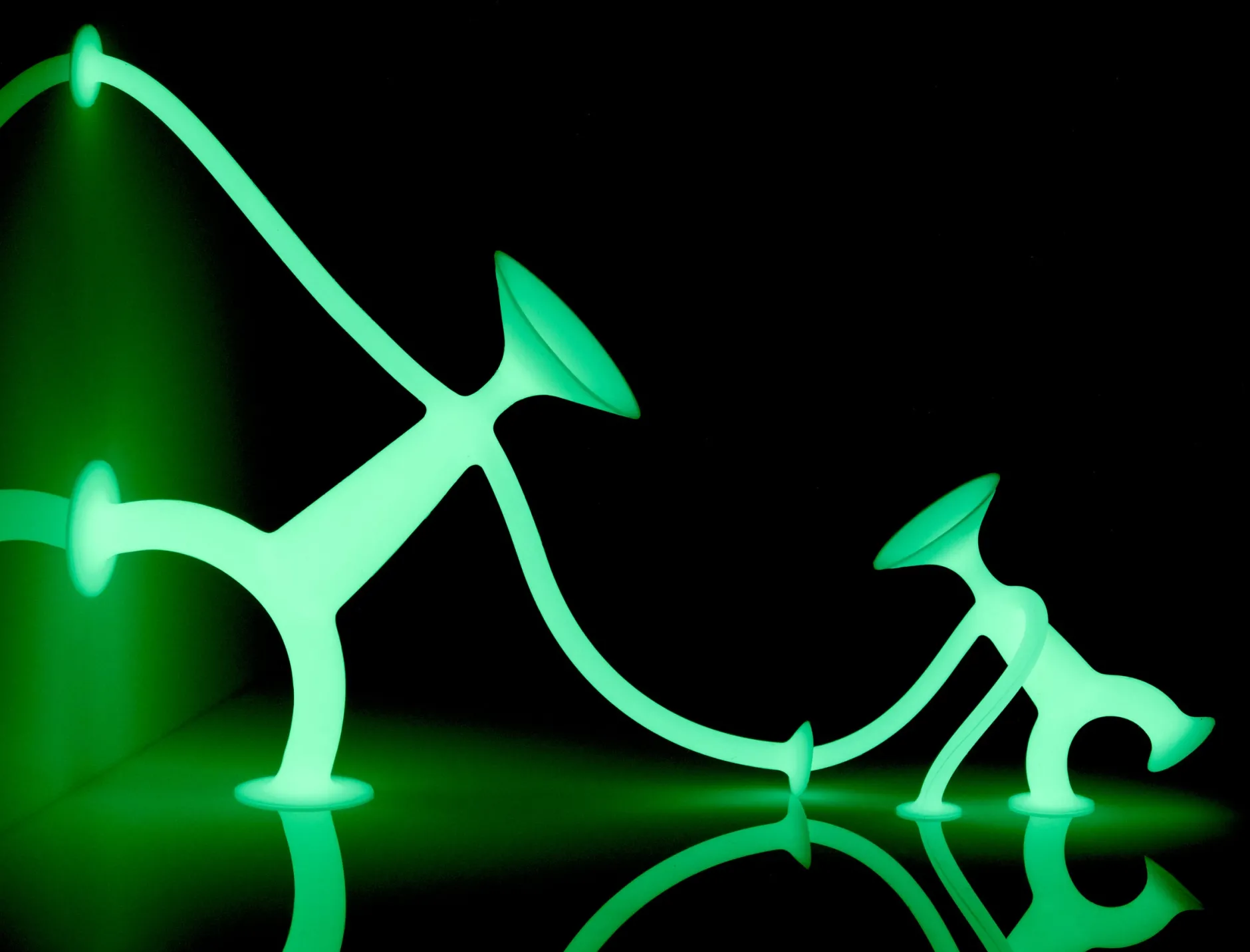 oogi_man_glow_in_the_dark_2.webp Moluk Oogi Man Glow In The Dark Figure