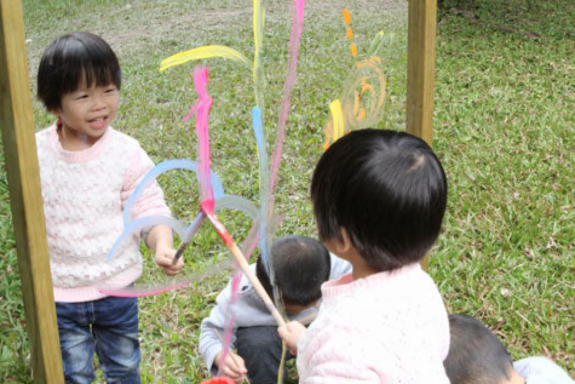 outdoor_painting_window_4.webp Educational Toys Outdoor Painting Window