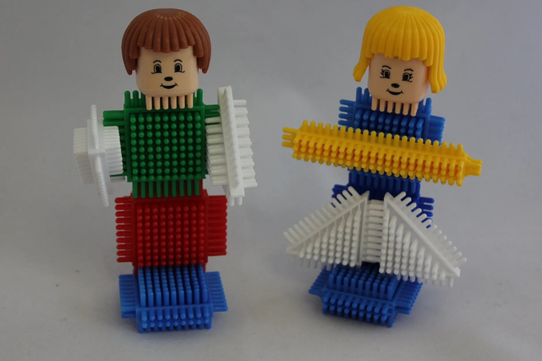stickle_bricks_superset_i_3.webp Educational Toys Stickle bricks superset in a tray