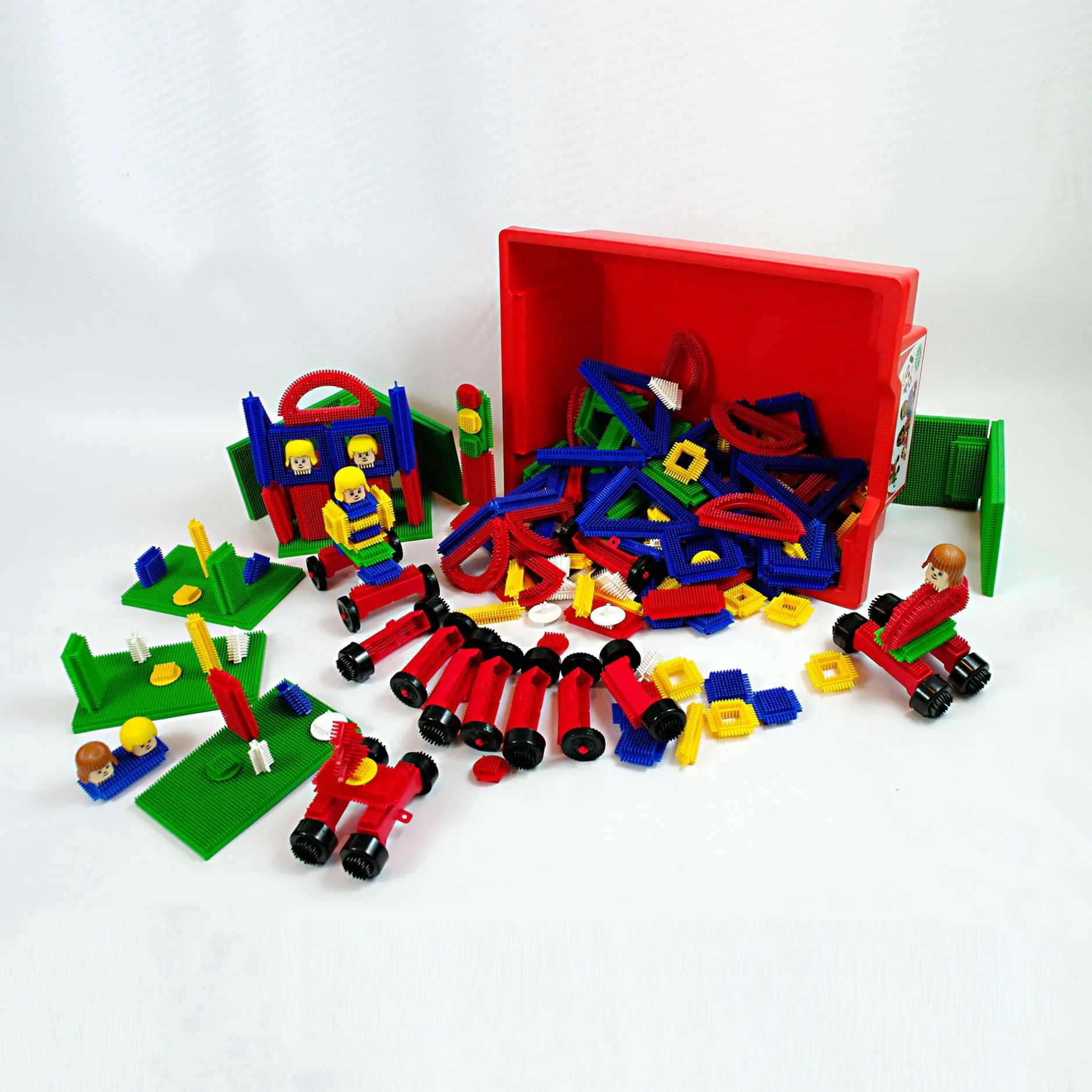 stickle_bricks_superset_i_5.webp Educational Toys Stickle bricks superset in a tray