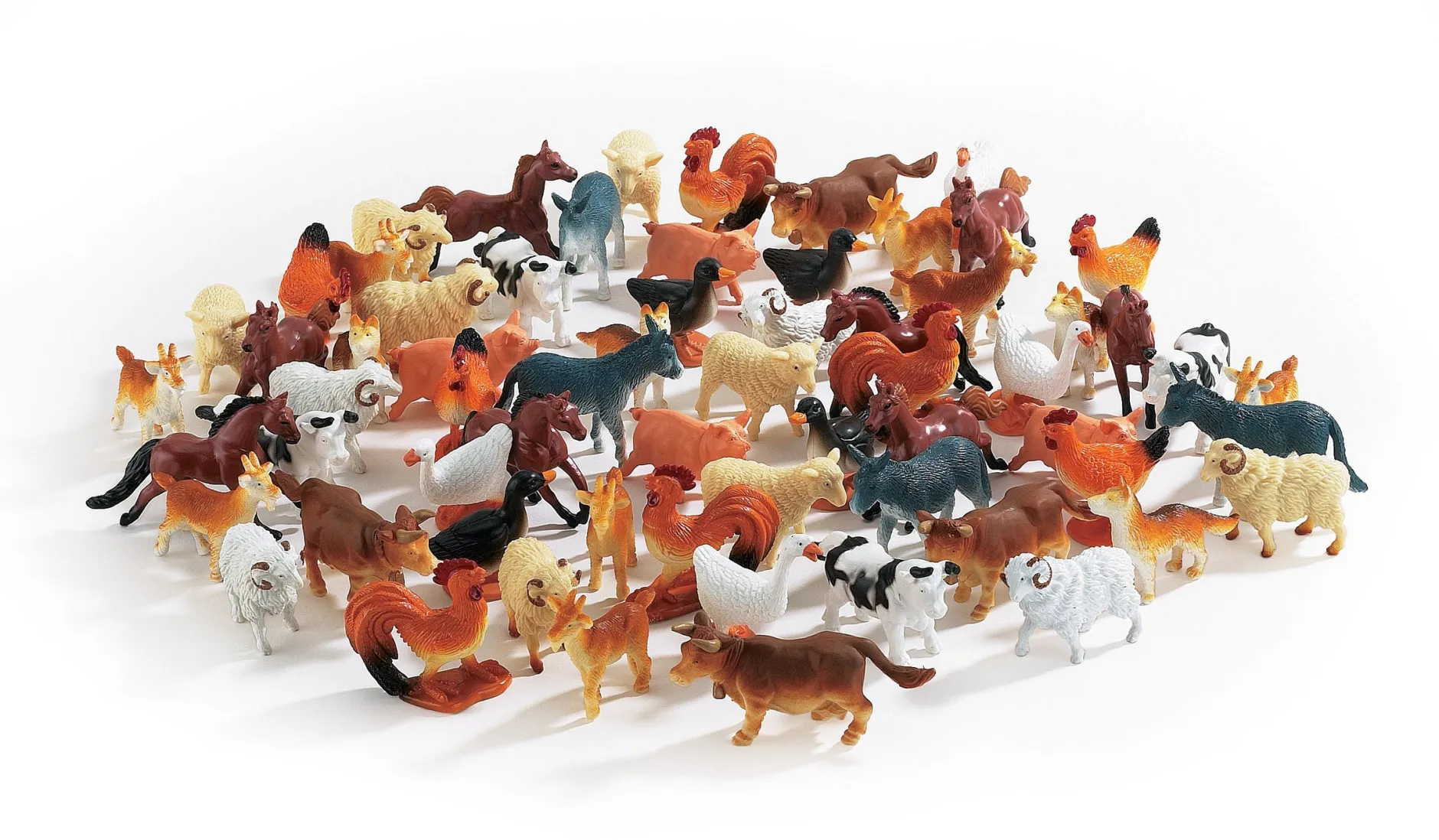 wooden_farm_amp_farm_anim_10.webp Safari Wooden Farm & Farm Animals (48pieces)