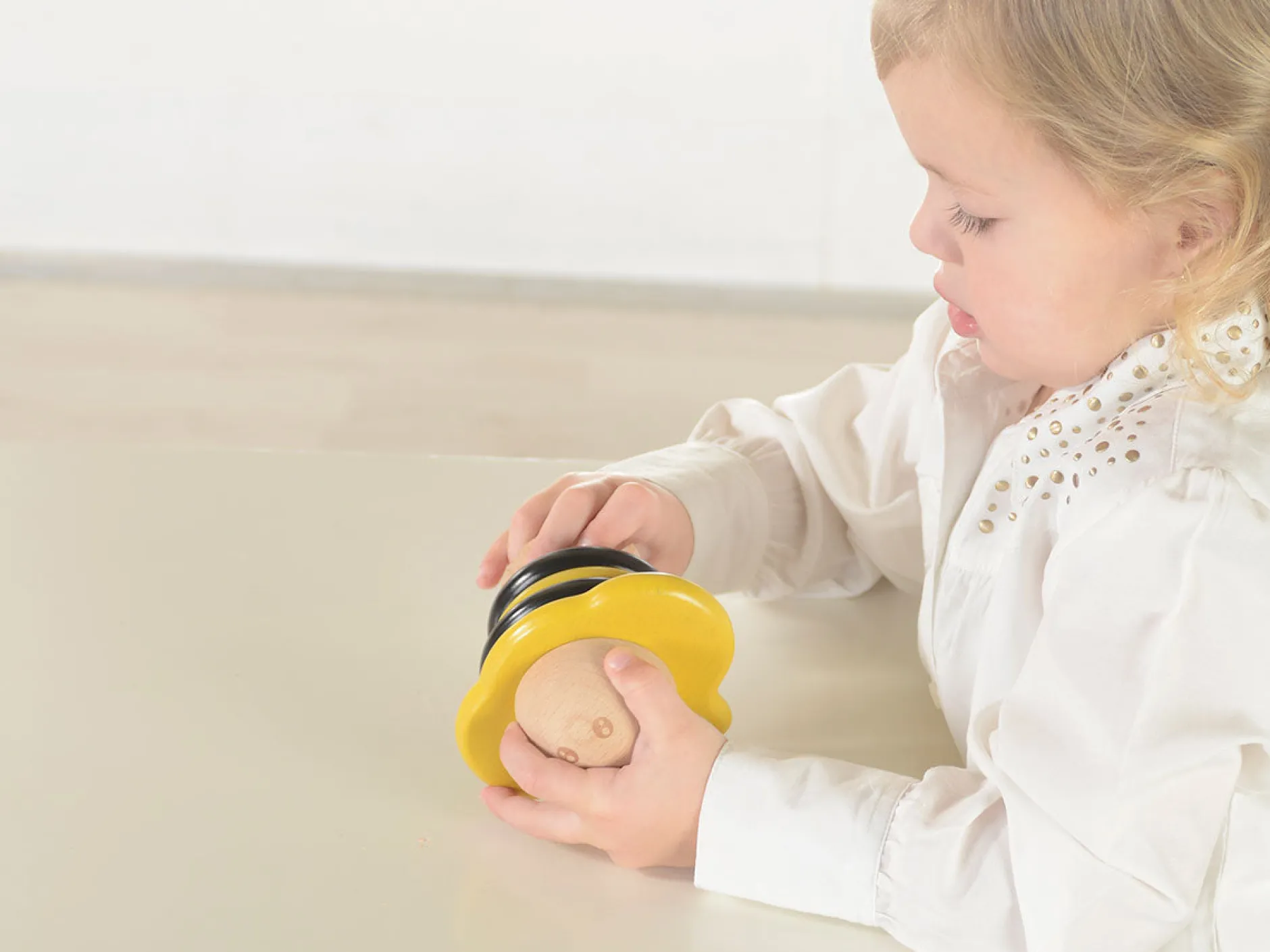 wooden_lacing_bee__reduce_0.webp Educational Toys Wooden Lacing Bee - REDUCED TO CLEAR!