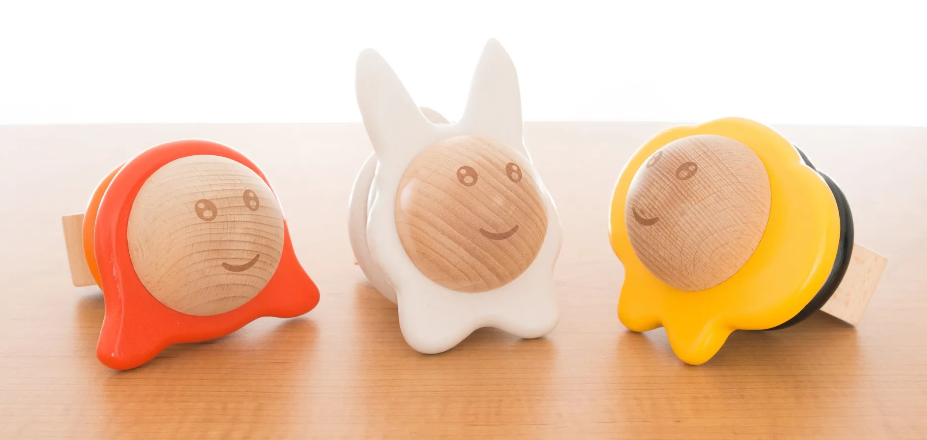 wooden_lacing_bee__reduce_4.webp Educational Toys Wooden Lacing Bee - REDUCED TO CLEAR!