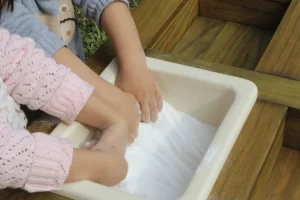 Educational Toys Messy Play Bench